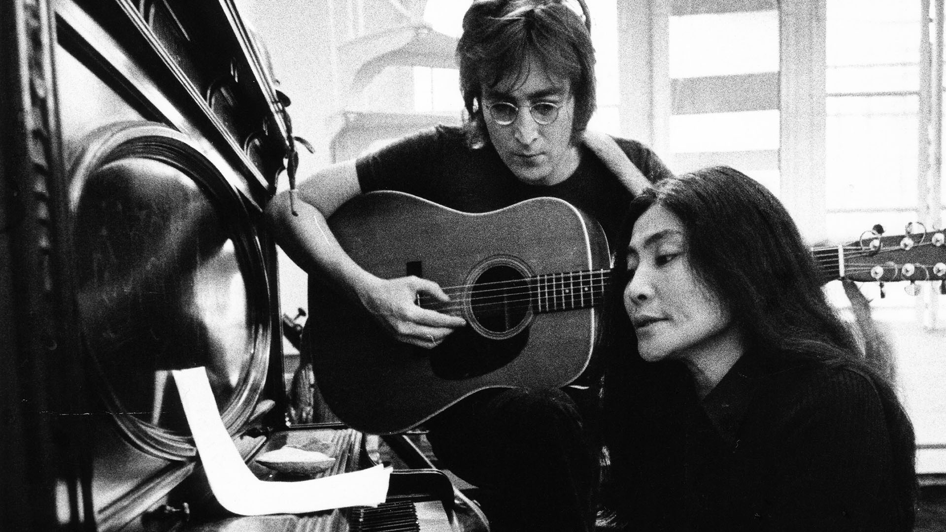 Johm lennon and Yoko Ono in New York during the 70s