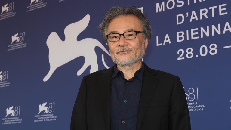 94784-PHOTOCALL_-_CLOUD_-_Director_Kurosawa_Kiyoshi__1___Credits_Giorgio_Zucchiatti_La_Biennale_di_Venezia_-_Foto_ASAC_