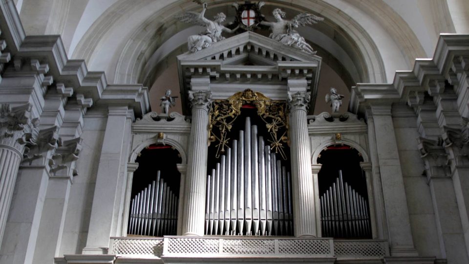 Pipe_organ_-_Main_altar_-_San_Giorgio_Maggiore_-_Venice_2016