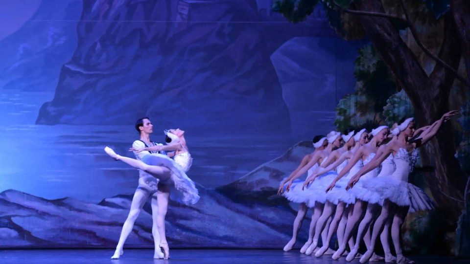 lago-cigni-russian-classical-ballet(1)